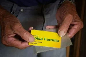 Agiotas usavam cartão do Bolsa Família como garantia de empréstimos