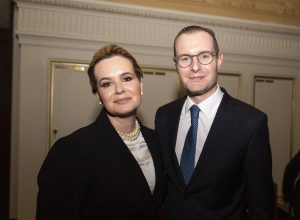 15761895825df2be8e6c6bb_1576189582_3x2_rt