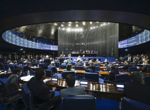 senado-carlos-moura-as